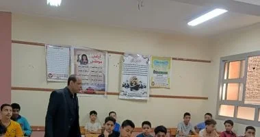 وكيل تعليم القليوبية يتفقد امتحانات النقل ببنها