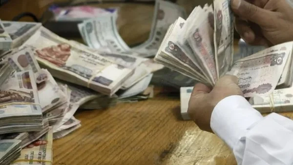 ضوابط جديدة لمنح العلاوة التشجيعية للموظفين