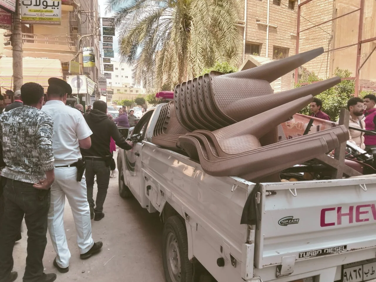 حملات مكثفة في نجع حمادي لإزالة الإشغالات