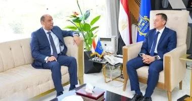 بدء صرف إعانات الحوادث لعمال المناجم في أسوان