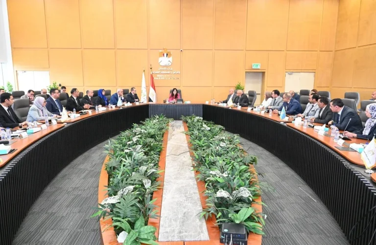وزيرة الإسكان تتابع خدمات النظافة والصيانة بالمدن الجديدة