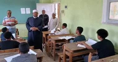 تفقد رئيس منطقة أسوان الأزهرية امتحانات الشهادة الإعدادية