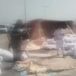 إعادة فتح الطريق الزراعي بقها بعد حادث انقلاب سيارة