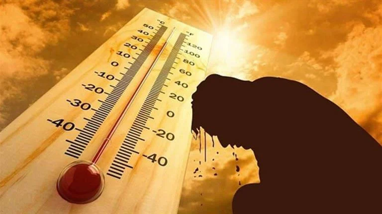 الموجة الحارة مستمرة غداً مع أمطار وانخفاض حاد للأحد