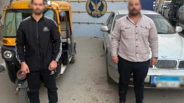 مشاجرة بين قائد سيارة وسائق توك توك في الزقازيق