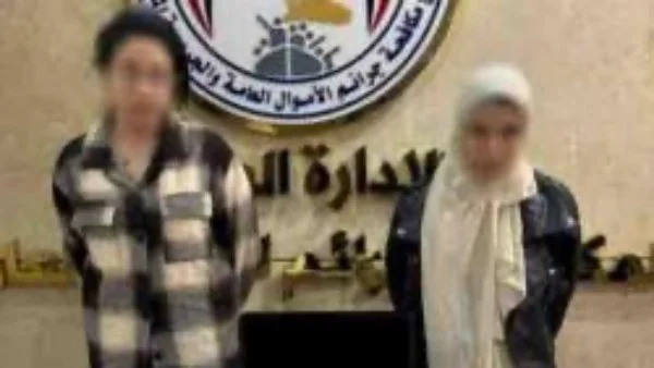 القبض على شقيقتين بتهمة النصب والاحتيال