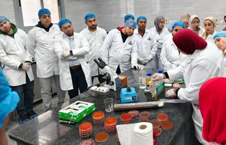 برنامج تدريبي لفحص الأغذية ورفع كفاءة الكوادر
