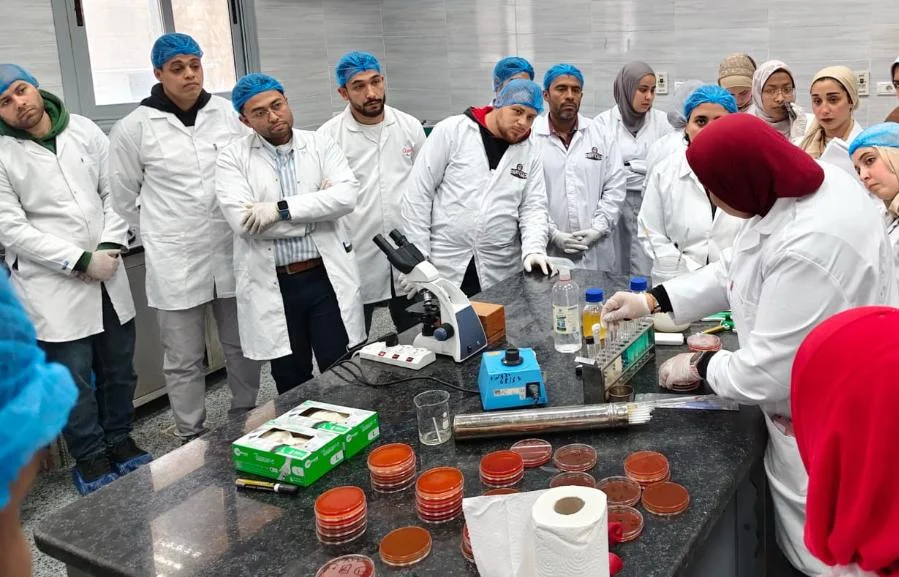برنامج تدريبي لفحص الأغذية ورفع كفاءة الكوادر