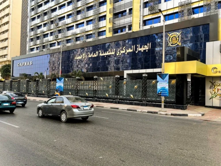 72.8% من العمال بأجر يعملون بشكل دائم في 2025