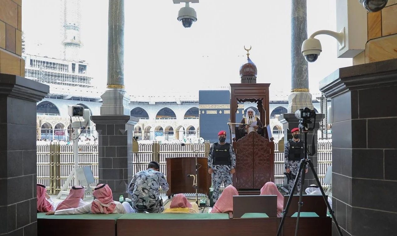 خطيب المسجد الحرام: الله اصطفى من خلقه