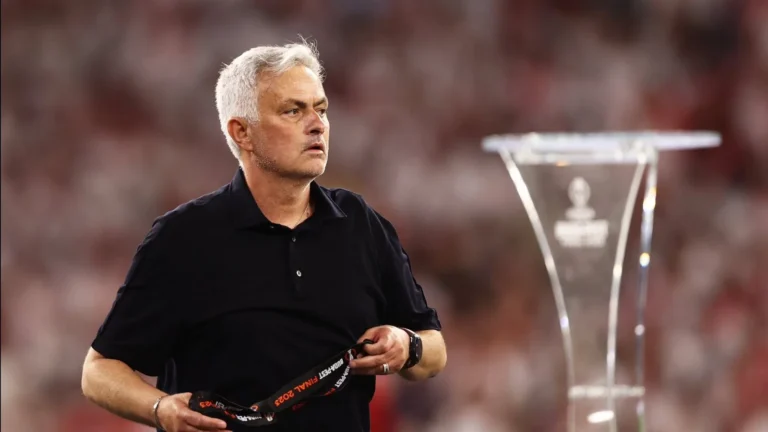 مورينيو يوضح موقفه بشأن العودة إلى ريال مدريد