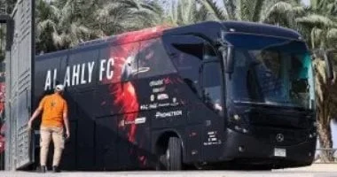 الأهلي يصل القاهرة لملاقاة الزمالك في قمة الكرة المصرية