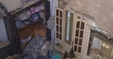 إصابة 11 شخصًا إثر انهيار سقف غرفة في محرم بك