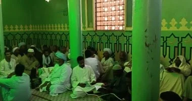 قراءة البردة في مقام الشيخ مصطفى عبد السلام بإدفو