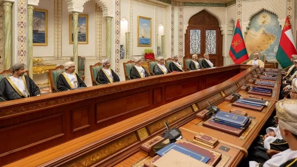مجلس الوزراء العماني يرحب بالتفاهم بين أمريكا وإيران