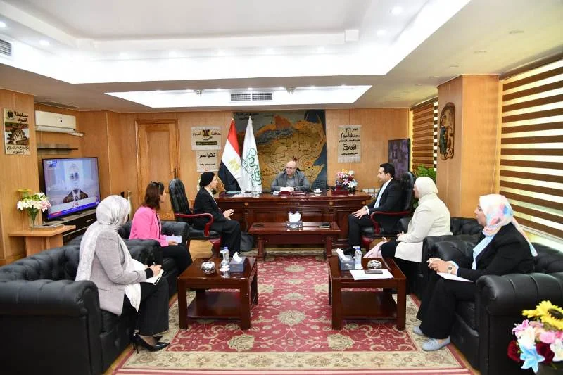 مناقشة مشاريع المرحلة الثامنة للمنح الصغيرة في الفيوم