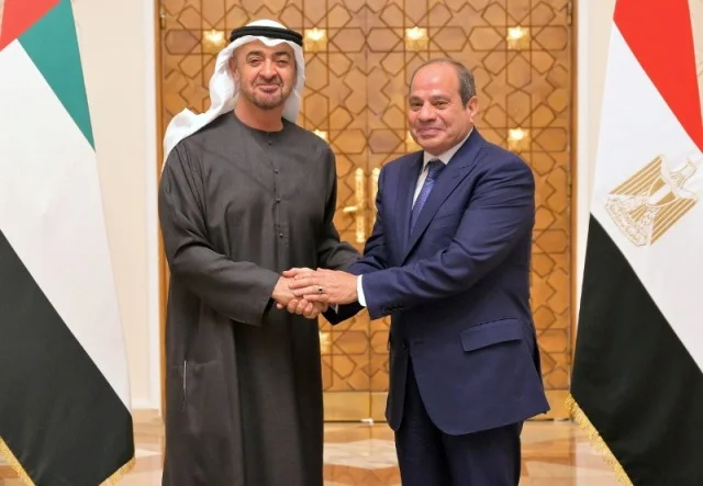 استقبال السيسي لشيخ الإمارات وجلسة مباحثات موسعة