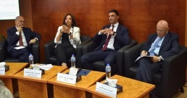 وزير الصناعة يشدد على إجراءات سحب الأراضي غير المستغلة