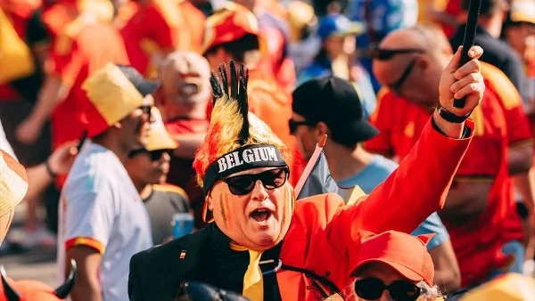 جماهير بلجيكا تحتفل في شوارع سياتل قبل مواجهة مصر