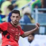 أحمد فتوح يتلقى البطاقة الصفراء في مواجهة بلجيكا