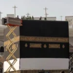 تغيير كسوة الكعبة المشرفة مع بداية العام الهجري الجديد