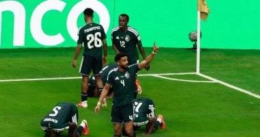 السعودية تتفوق على أوروجواي بهدف في الشوط الأول