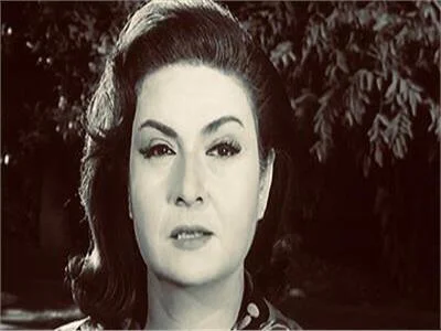 معاناة الفنانة فتحية شاهين مع الالتهاب الرئوي