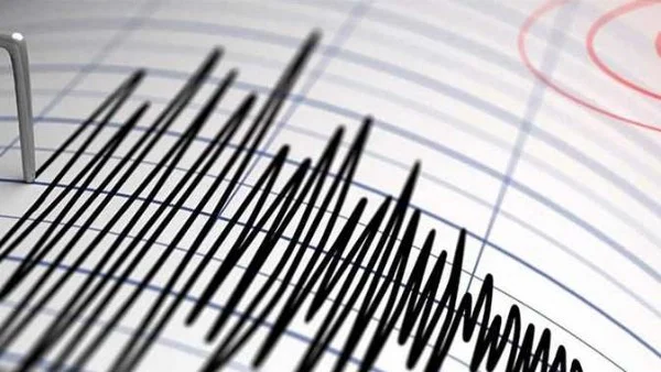 زلزال قوي يضرب إندونيسيا بقوة 6.7 درجة