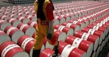 انخفاض أسعار النفط إلى 82.92 دولار للبرميل