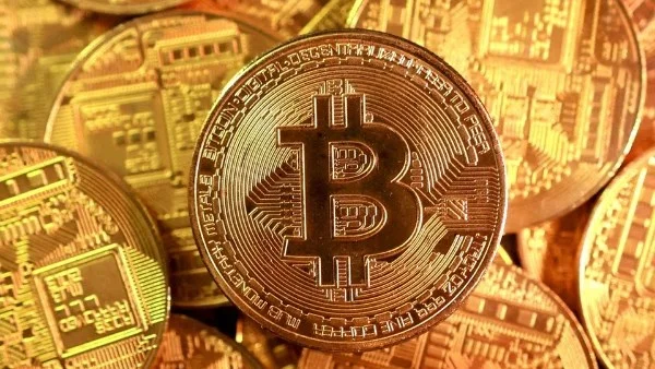 بيتكوين قرب 66 ألف دولار وسط ترقب للأسواق