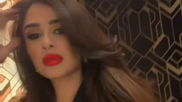 ياسمين عبد العزيز تنشر صورًا من كواليس فيلمها الجديد