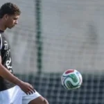 الكوم الأحمر يطالب بحقوقه في رعاية حمزة عبد الكريم