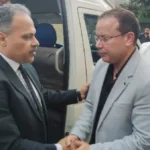 محافظ الشرقية يؤدي صلاة الجنازة ويعزّي أسر ذوي الفقيد