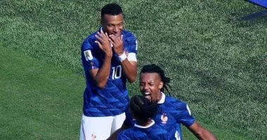 فرنسا تبدأ مشوارها في كأس العالم بثلاثية ضد السنغال