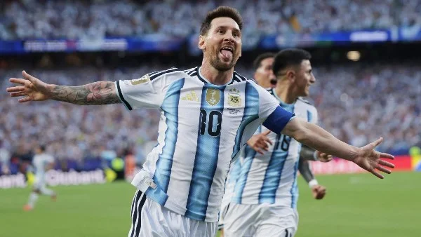 ميسي يقود الأرجنتين للتقدم أمام الجزائر في كأس العالم 2026