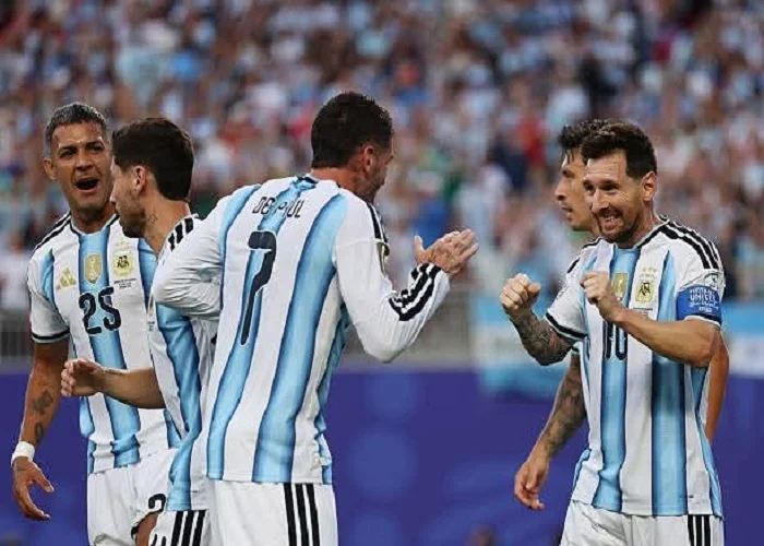 الأرجنتين تحقق التقدم على الجزائر بهدف ميسي في كأس العالم