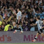 ميسي يتألق في مباراة الأرجنتين والجزائر بكأس العالم