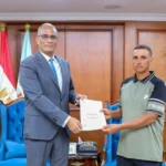 تسليم 18 عقد تقنين أراضي بالدولة في كفرالشيخ