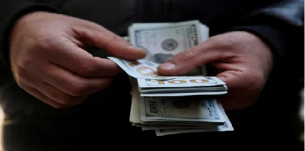 حملات أمنية لضبط تجار العملات خارج السوق المصرفي