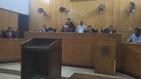 إحالة أوراق ربة منزل للمفتي بعد قتل طفلة في قنا