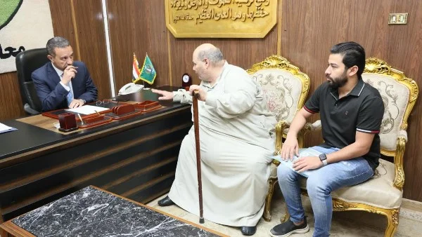 محافظ المنوفية يستمع لشكاوى المواطنين ويبحث حلولها