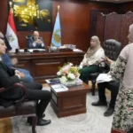 محافظ الغربية يوجه بتعديل خط الصرف لمواطنة في سملّا