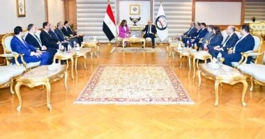 تسليم 52 قطعة أرض لوزارة التنمية المحلية