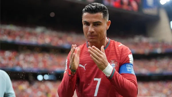 مارتينيز يوضح أسباب إبقاء رونالدو في مباراة الكونغو