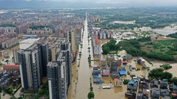 إجلاء 38 ألف شخص في قوانغدونغ بسبب الأمطار الغزيرة