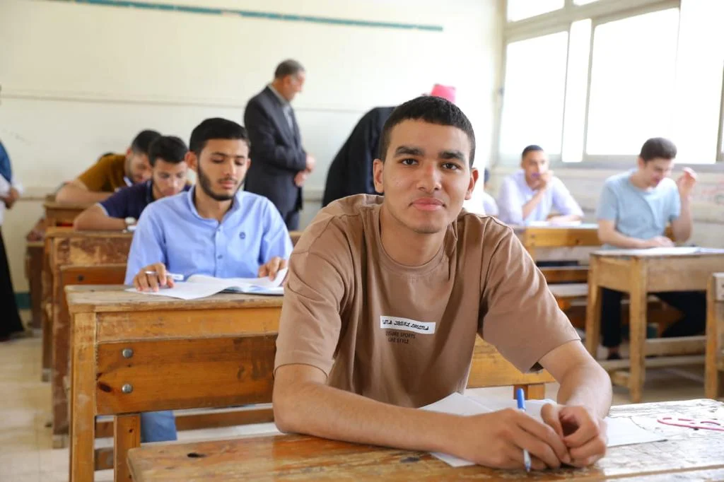 امتحانات الثانوية الأزهرية: طلاب الأدبي يؤدون امتحان التاريخ