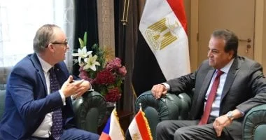 وزير الصحة المصري يلتقي سفير التشيك لتوطين تصنيع أسرة المستشفيات