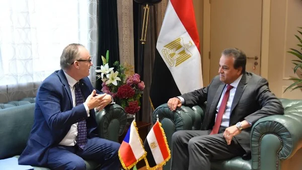 وزير الصحة يستقبل سفير التشيك لبحث توطين تصنيع الأسِرّة