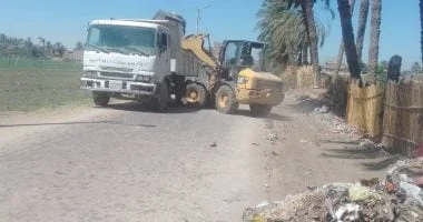 رفع 90 طنًا من المخلفات بقرى أبنوب في أسيوط