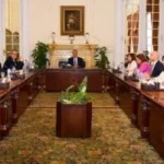 وزير الخارجية يلتقي الوفد الطبي المصري العائد من كينيا وتنزانيا